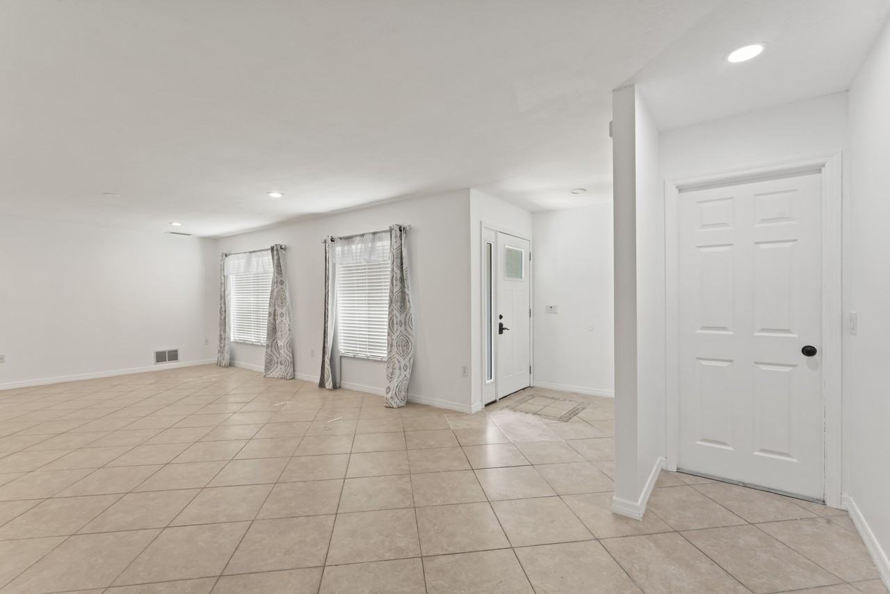 4404 Meadow Creek Cir #1 - Photo 7 of 12