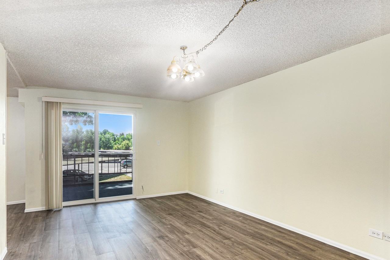 2375 S Linden Ct #1 - Photo 2 of 11