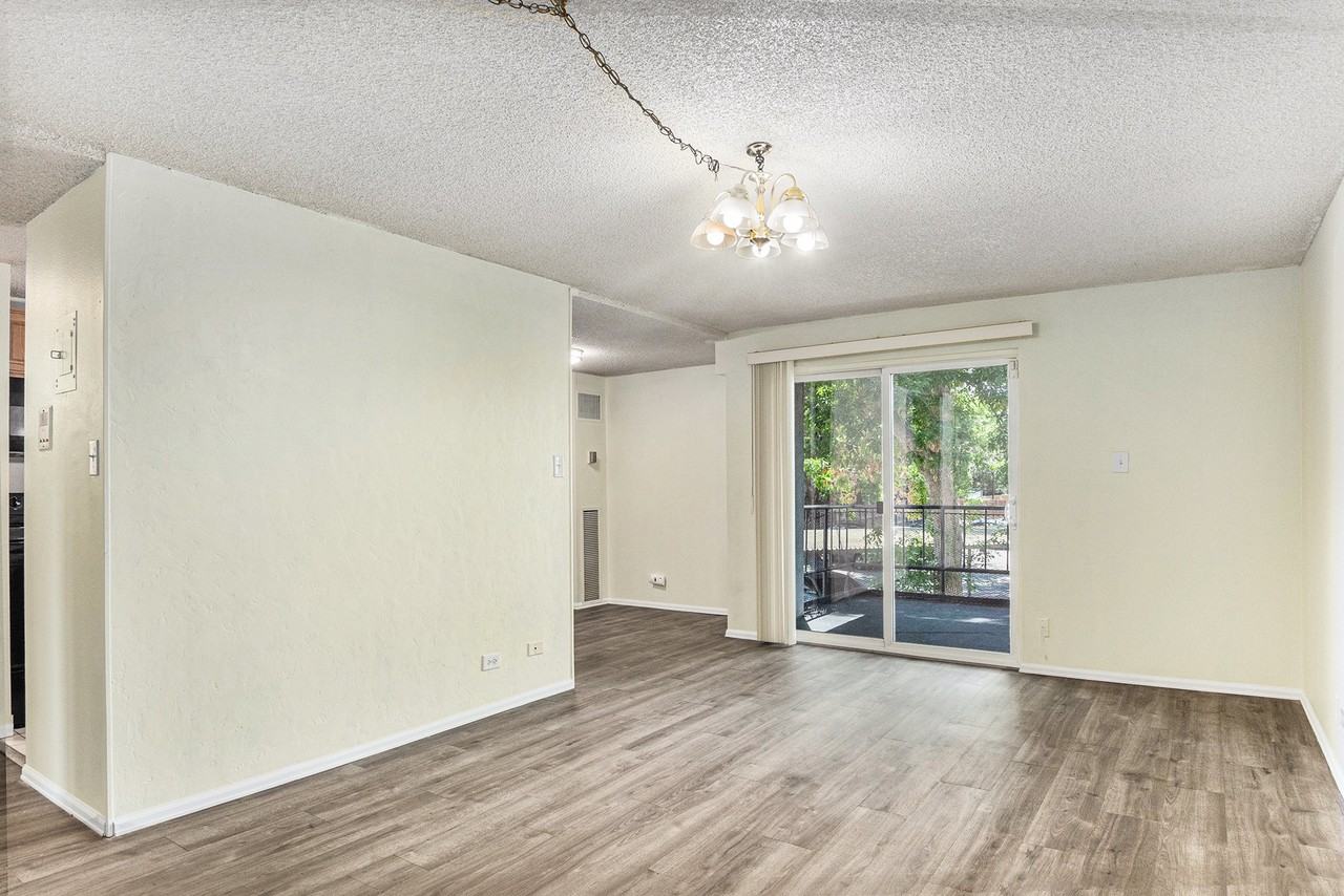 2375 S Linden Ct #1 - Photo 3 of 11