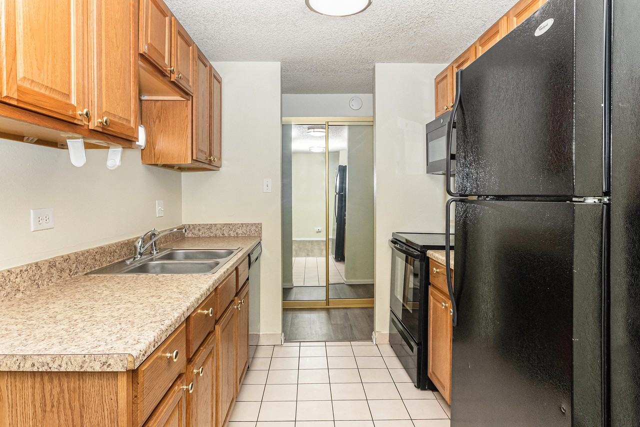 2375 S Linden Ct #1 - Photo 4 of 11