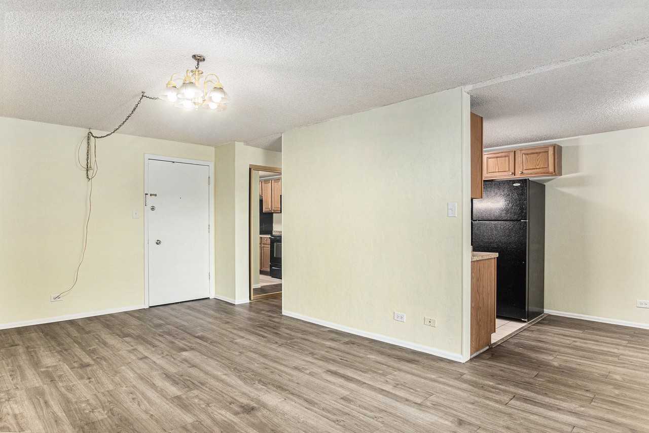2375 S Linden Ct #1 - Photo 5 of 11