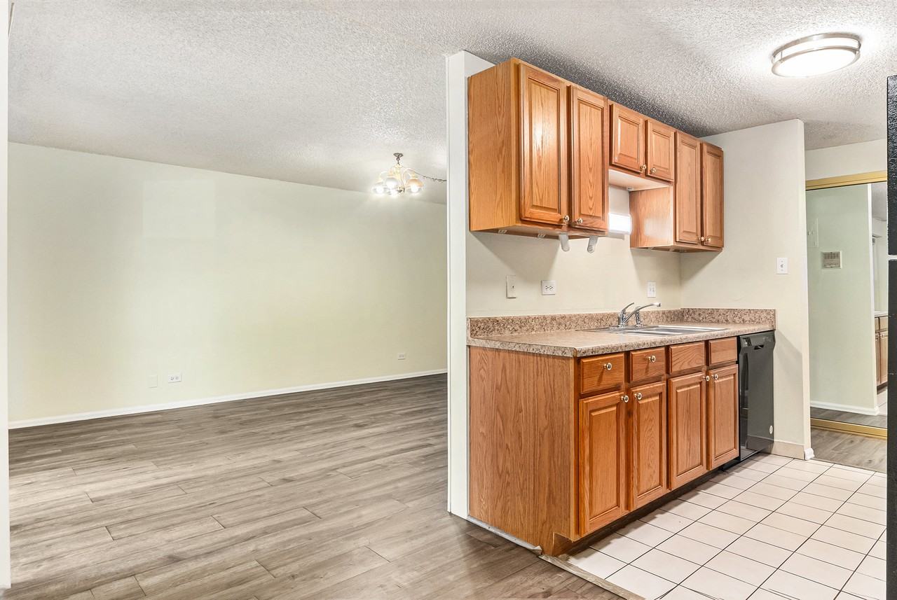 2375 S Linden Ct #1 - Photo 6 of 11