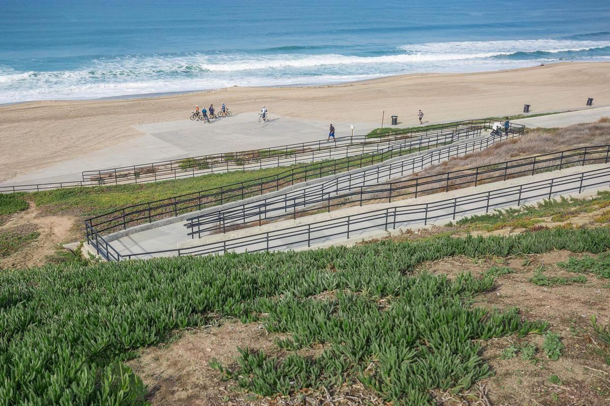 337 Calle Miramar - Photo 3 of 25