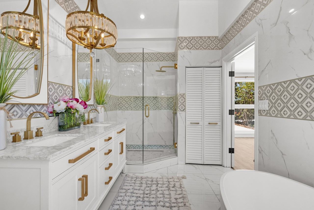 17812 Parthenia St #1 - Photo 2 of 46