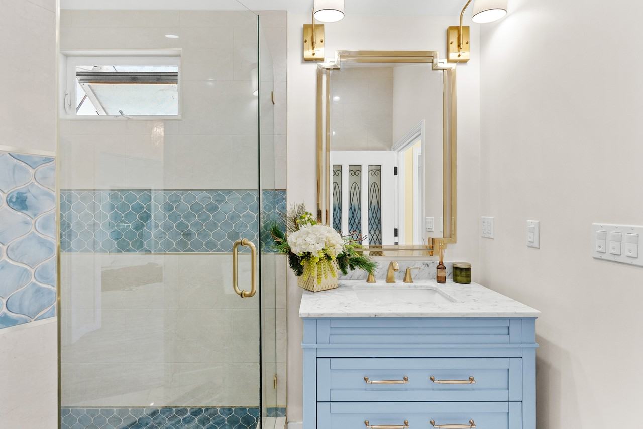 17812 Parthenia St #1 - Photo 6 of 46