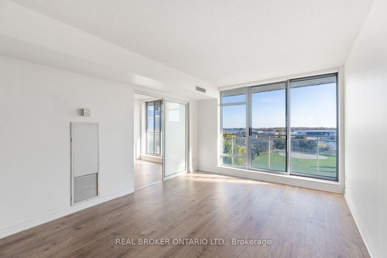 650 Queens Quay West #915 - Photo 3 of 9