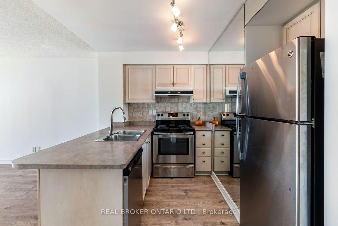 650 Queens Quay West #915 - Photo 2 of 9