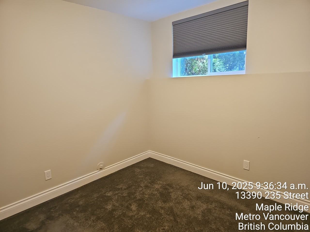 13390 235 St #1 - Photo 3 of 5