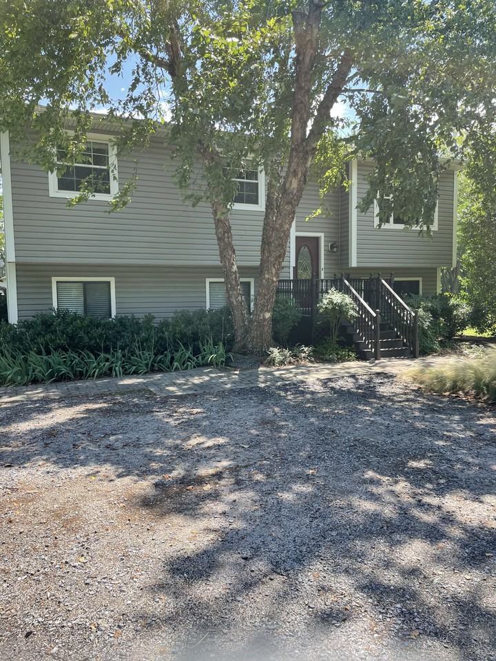 725 Masons Beach Rd #1