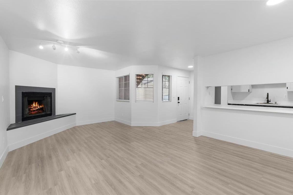 6208 Ne 17th Ave - Photo 4 of 24