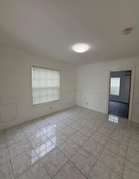 818 9th St - Photo 5 of 12