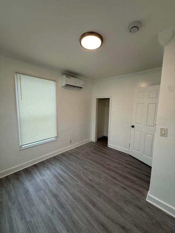 818 9th St - Photo 6 of 12