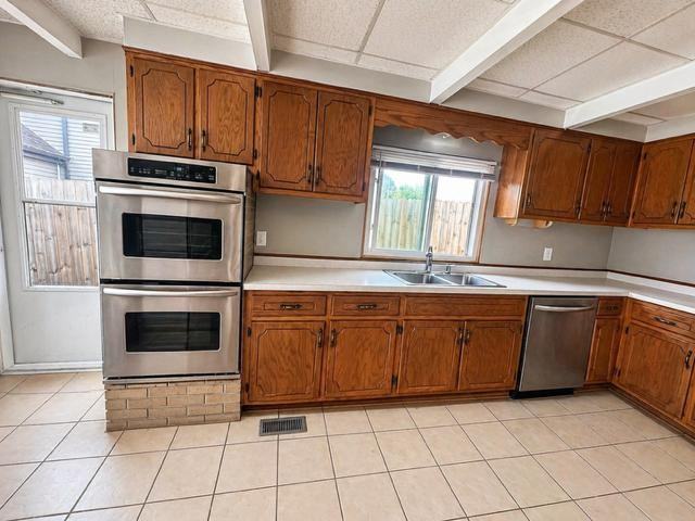 1413 Burry St - Photo 4 of 24