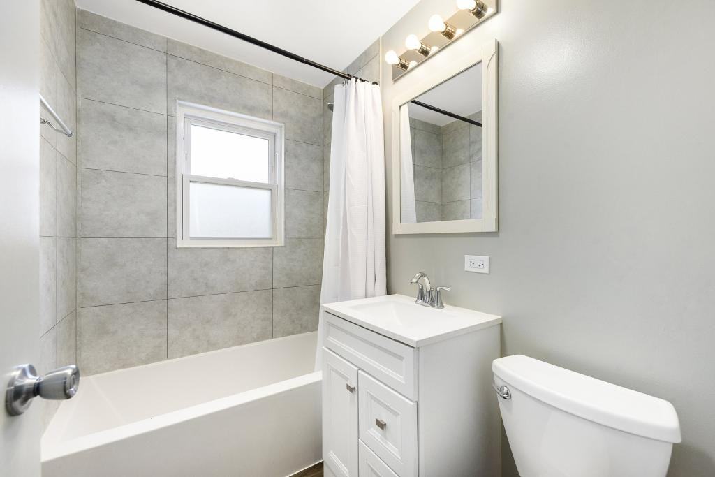 1502 Johnson St - Photo 5 of 16