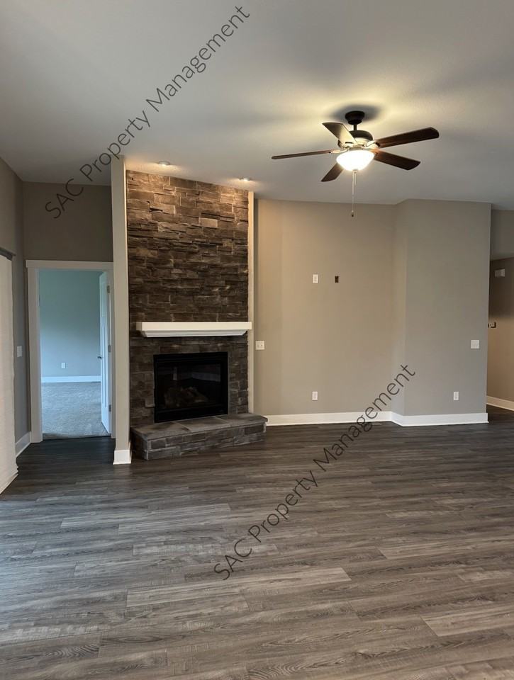 10811 Fenton Cv #10811 - Photo 2 of 8