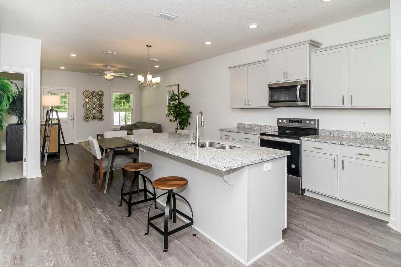 1084 Walker Point Way - Photo 3 of 39