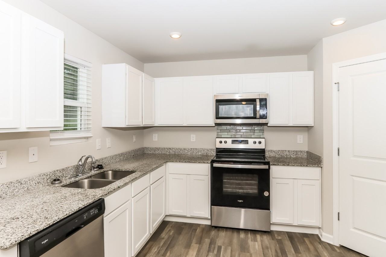 1204 Christy Ct - Photo 3 of 16