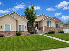 featured image of 1367 Gleneagles Dr