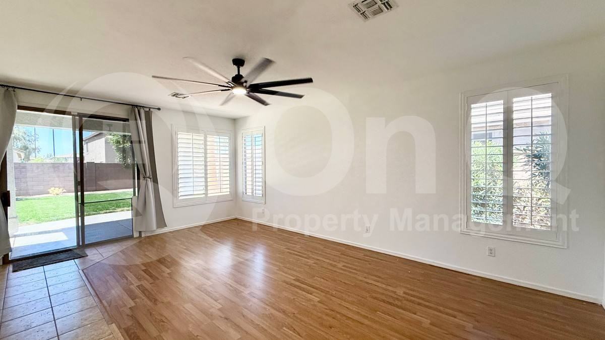 2558 S Martingale Rd - Photo 5 of 10