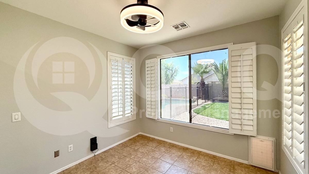 2558 S Martingale Rd - Photo 6 of 10