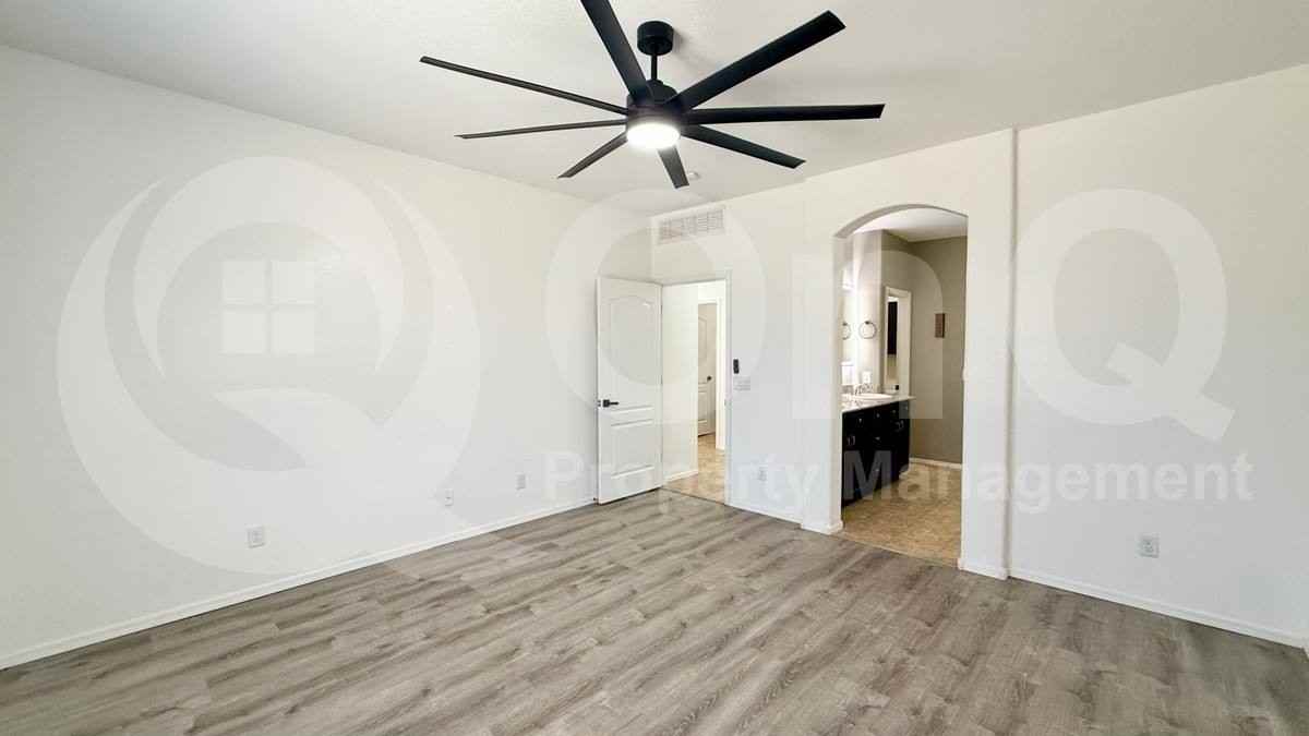 2558 S Martingale Rd - Photo 7 of 10