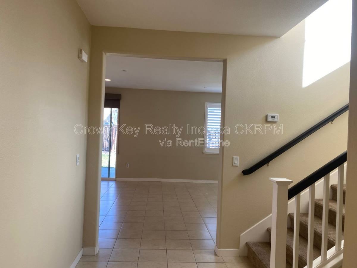 18344 Spence Ave - Photo 2 of 10