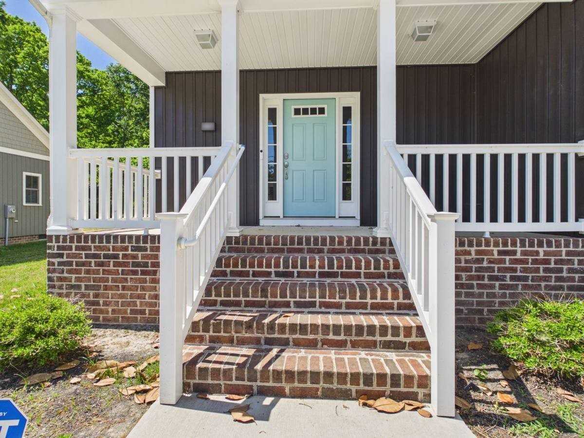 1700 Dinwiddie Ave - Photo 3 of 10