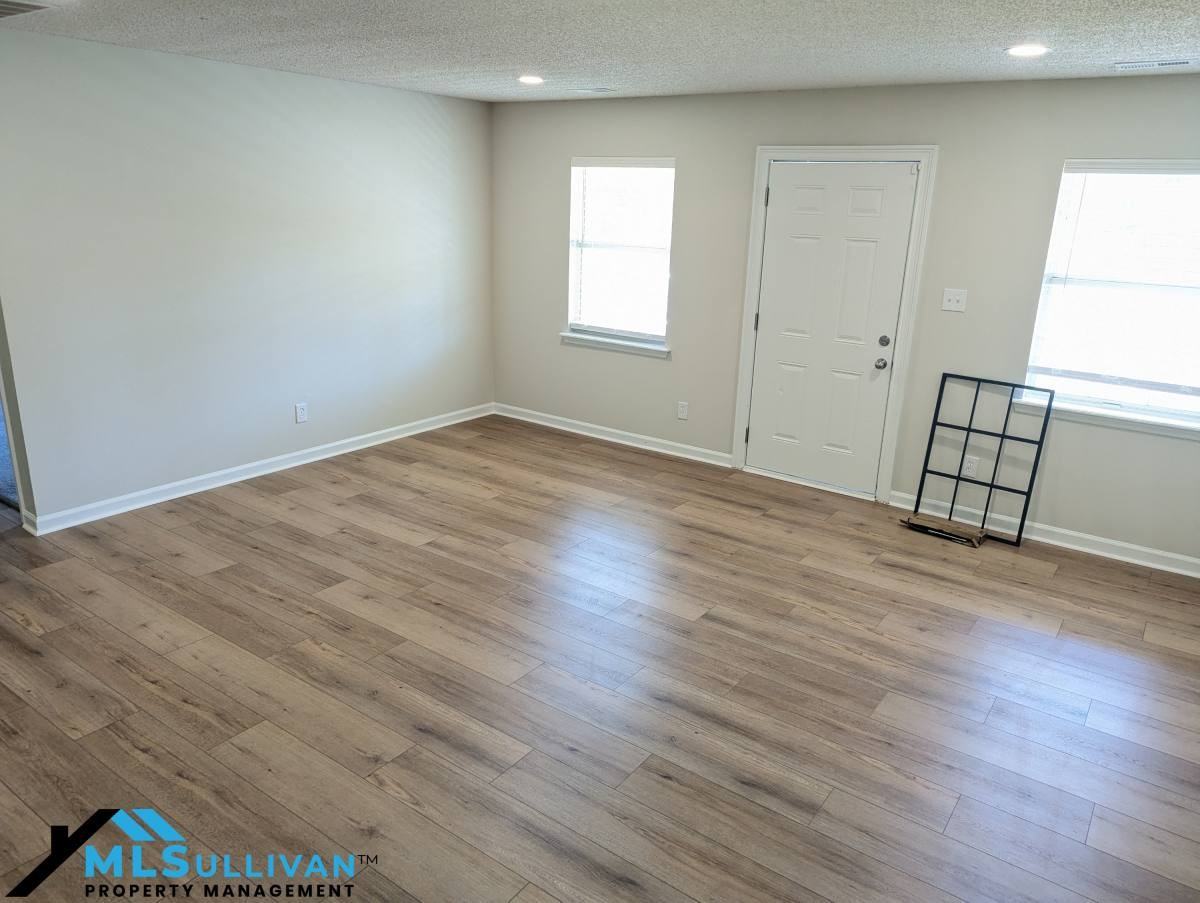 4008 Ludgate Dr - Photo 3 of 10