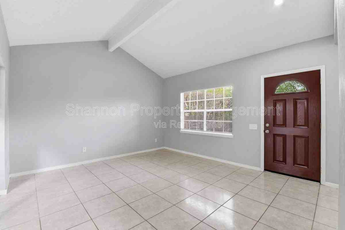 4702 N Cashel Cir - Photo 3 of 10
