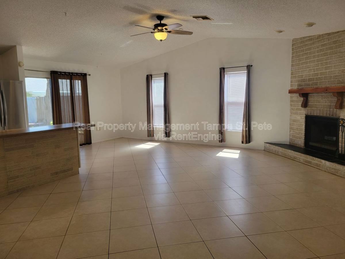 11609 Shady Tree Pl - Photo 3 of 10