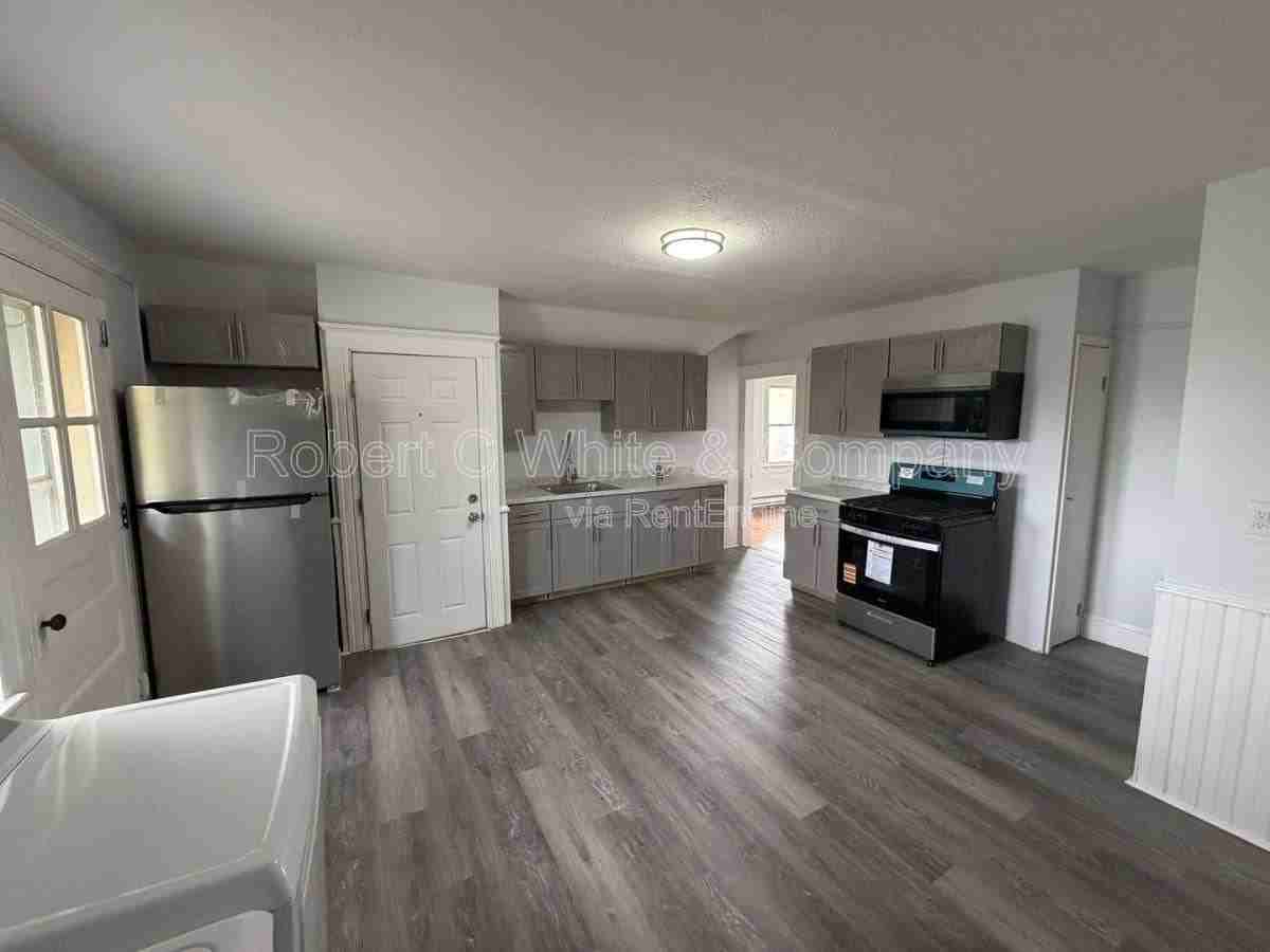 28 Hull St #3 - Photo 3 of 10