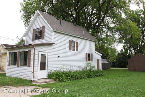 938 9th St SE - Photo 2 of 12