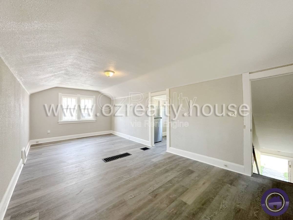 209 Eldred Ave #1-2 - Photo 2 of 2