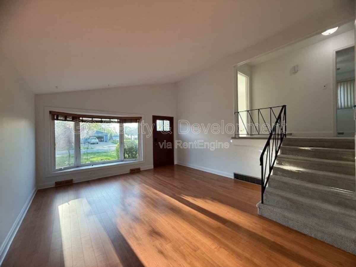 2N278 Prairie Ave - Photo 2 of 10