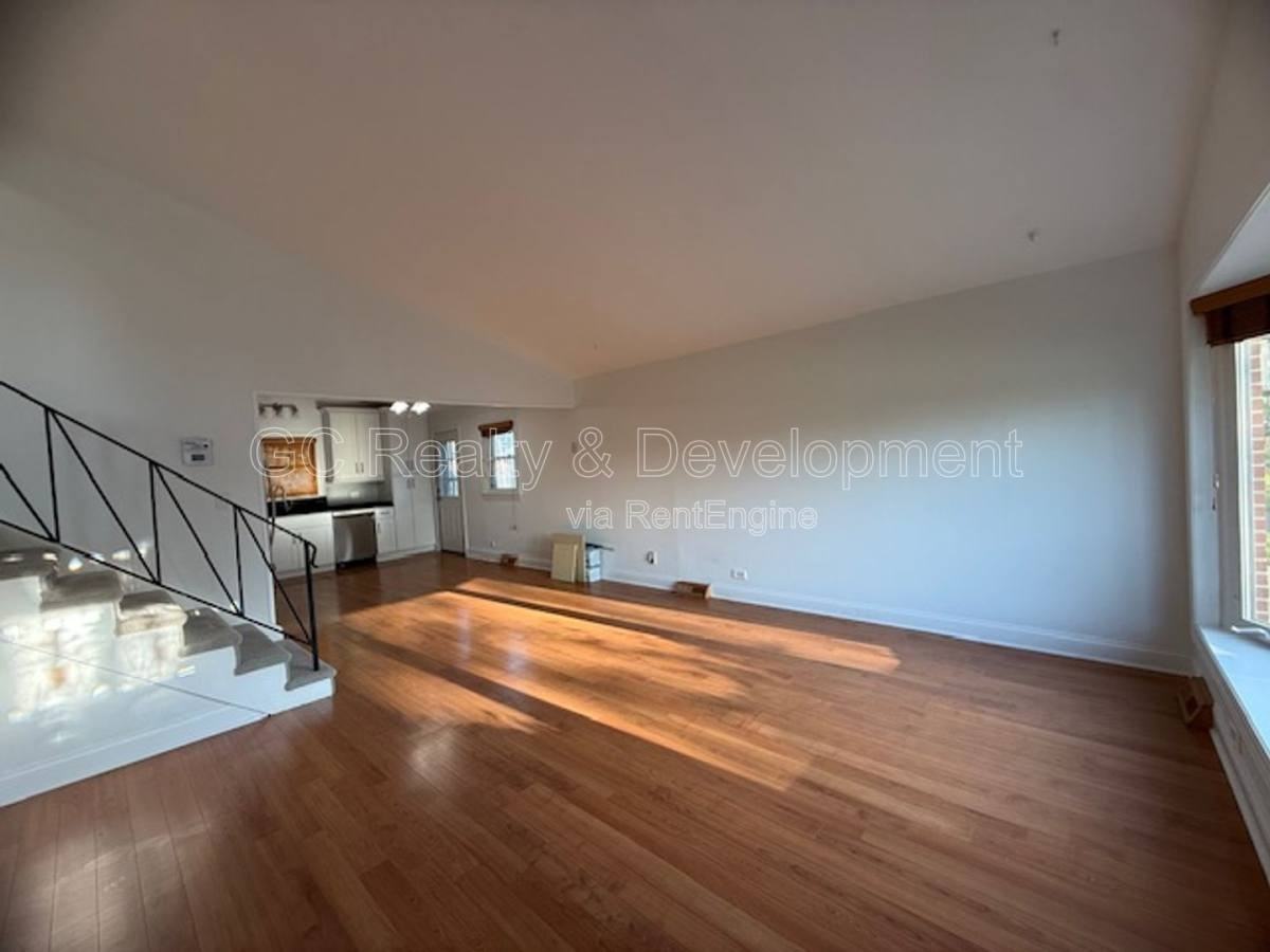 2N278 Prairie Ave - Photo 3 of 10