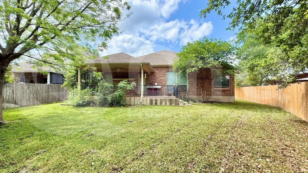 1621 Liberty Oaks Blvd - Photo 4 of 10