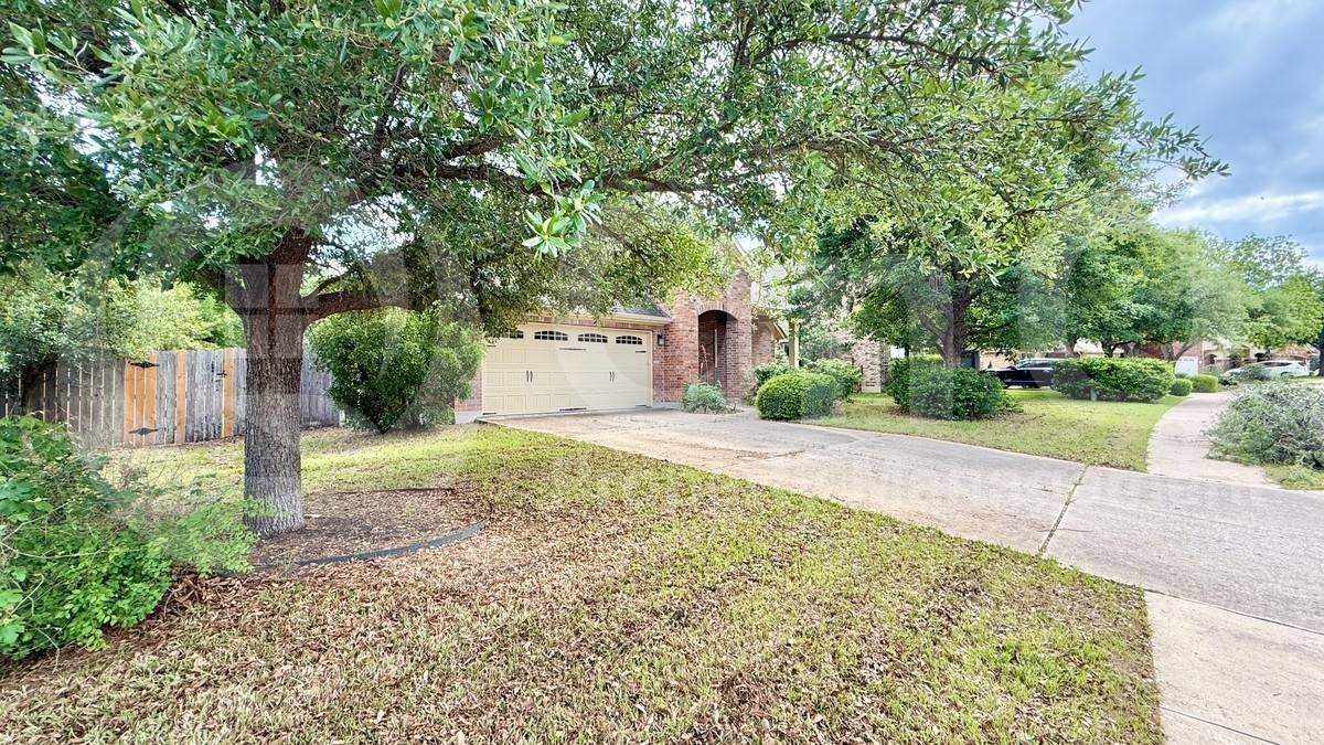 1621 Liberty Oaks Blvd - Photo 5 of 10