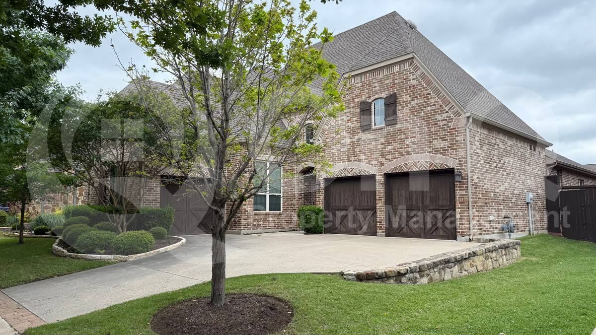 14886 Foxbriar Ln - Photo 2 of 10
