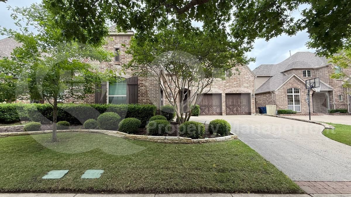 14886 Foxbriar Ln - Photo 3 of 10