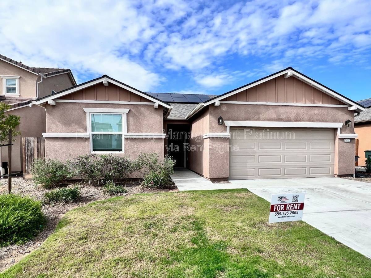 6692 E Cambridge Ave - Photo 2 of 10