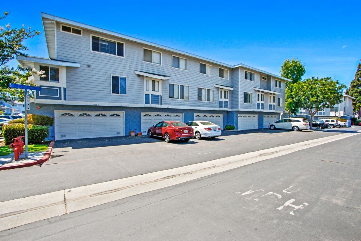 19121 Queensport Ln ##A - Photo 2 of 3