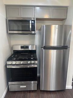 27184 Lucerne Dr - Photo 3 of 5