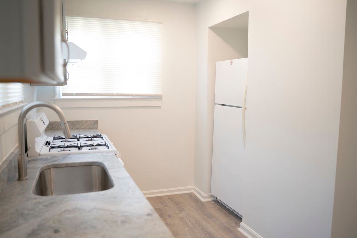 8206 Old Harford Rd - Photo 6 of 26