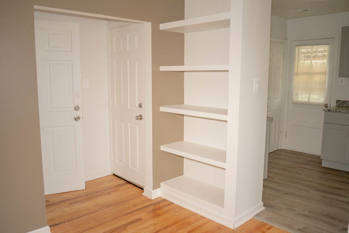 8206 Old Harford Rd - Photo 3 of 35