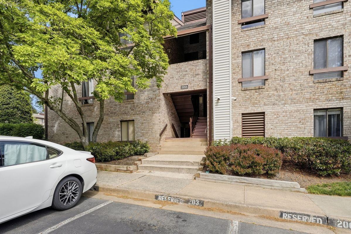2255 Castle Rock Sq ##21c