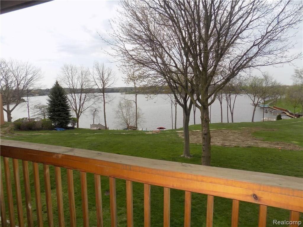 48195 Bayshore Dr - Photo 4 of 18