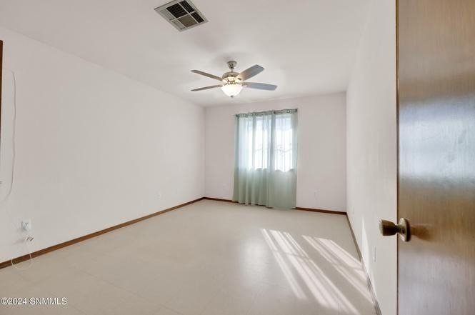 940 E Court Ave - Photo 2 of 13