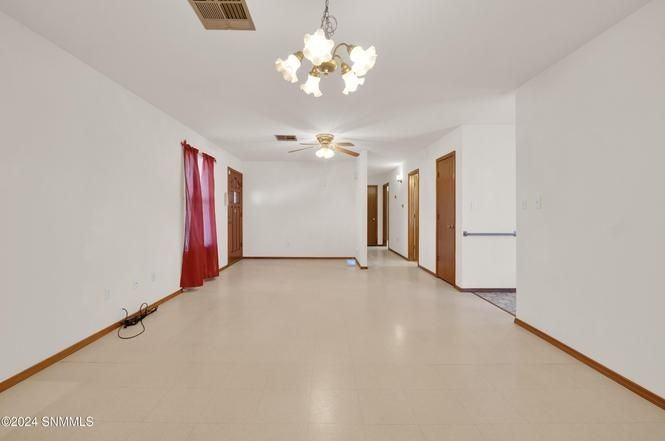 940 E Court Ave - Photo 4 of 13