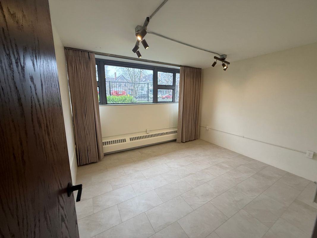130 Linwood Ave - Photo 4 of 13