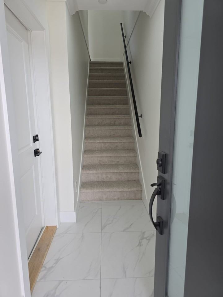203 Pembina St #4 - Photo 7 of 60